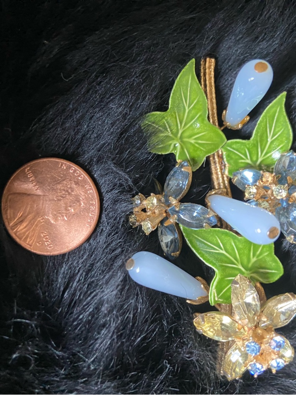 Vintage Floral Leaf Rhinestone Brooch with Blue Drops - Picture 2 of 4